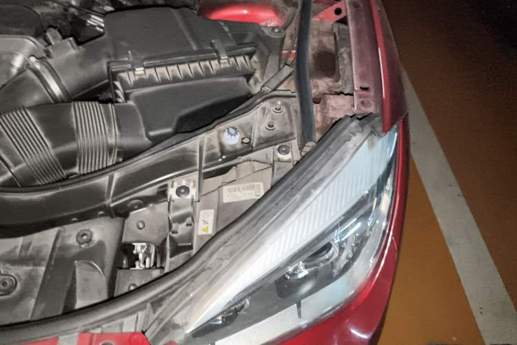 Used BMW X1 2015 xDrive20i Fashion Model Engine Bay Left