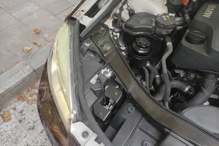 Used BMW X1  Engine Bay Right