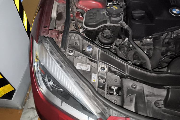 Used BMW X1 2015 xDrive20i Fashion Model Engine Bay Right