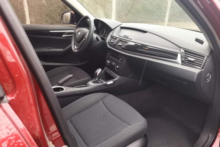 Used BMW X1 2015 sDrive18i Fashion Upgrade Edition Interior 5