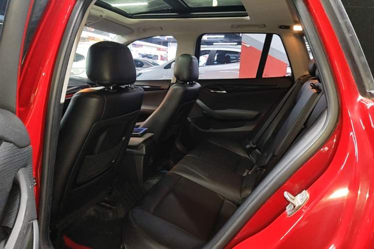 Used BMW X1 2015 sDrive18i Fashion Upgrade Edition Left Rear Seat