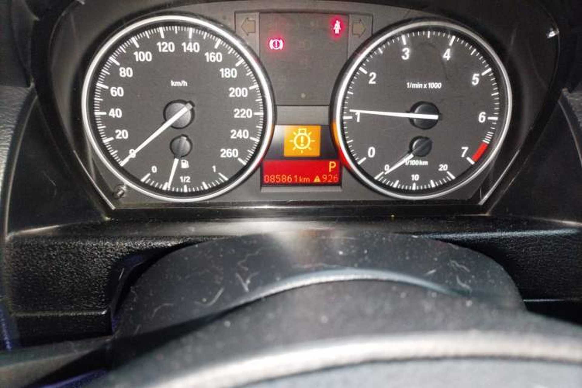 Used BMW X1 2015 sDrive18i Fashion Upgrade Edition Odometer Close Up