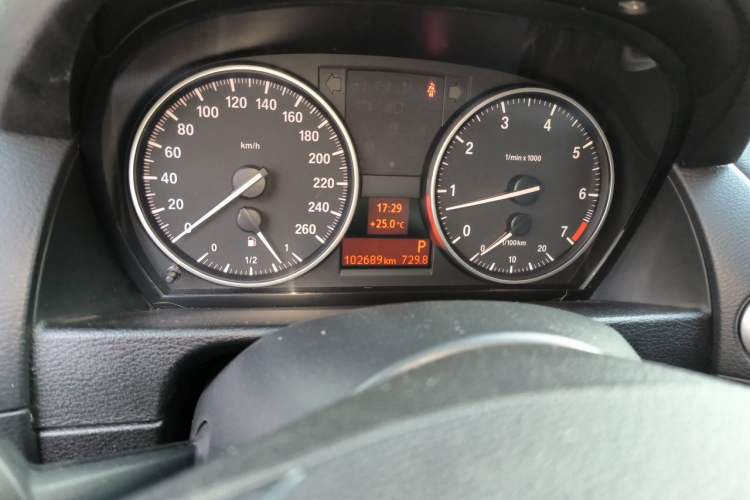Used BMW X1 2015 sDrive18i Leading Edition Odometer Close Up