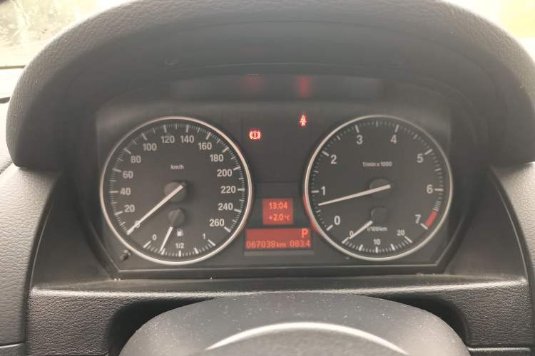 Used BMW X1 2015 sDrive18i Fashion Upgrade Edition Odometer Close Up