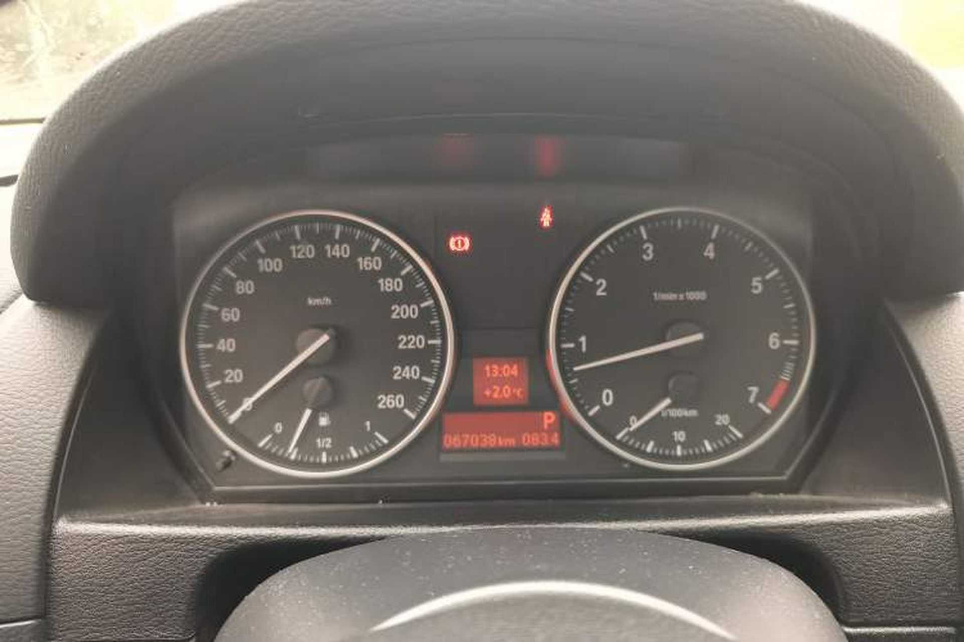Used BMW X1 2015 sDrive18i Fashion Upgrade Edition Odometer Close Up