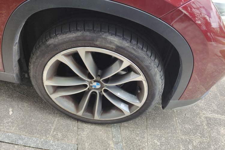 Used BMW X1 2015 sDrive18i Leading Edition Right Front Wheel Hub