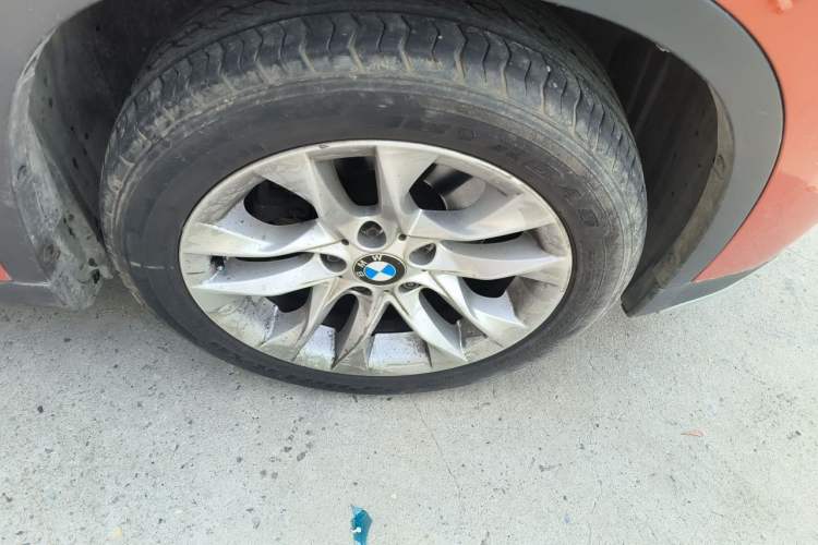 Used BMW X1 2015 sDrive18i Fashion Upgrade Edition Right Front Wheel Hub
