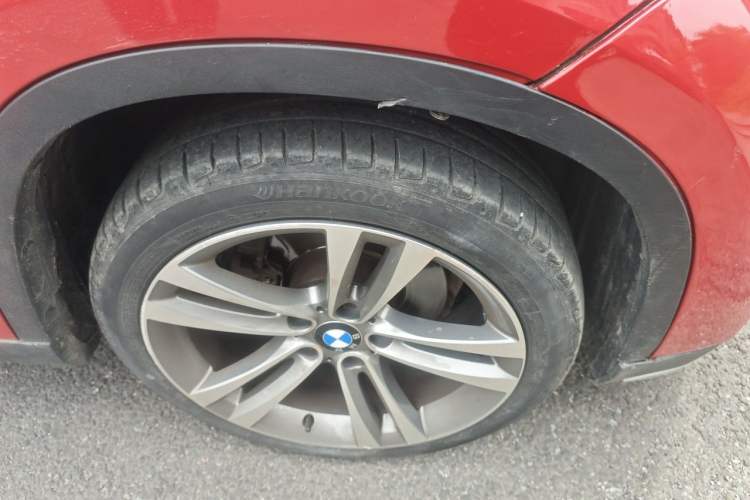 Used BMW X1 2015 sDrive18i Leading Edition Right Front Wheel Hub