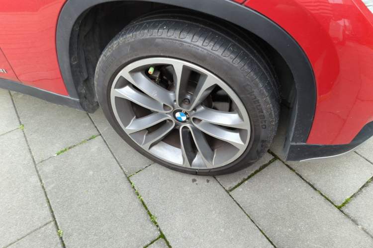 Used BMW X1 2015 sDrive18i Leading Edition Right Front Wheel Hub