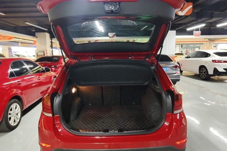 Used BMW X1 2015 sDrive18i Fashion Upgrade Edition Trunk