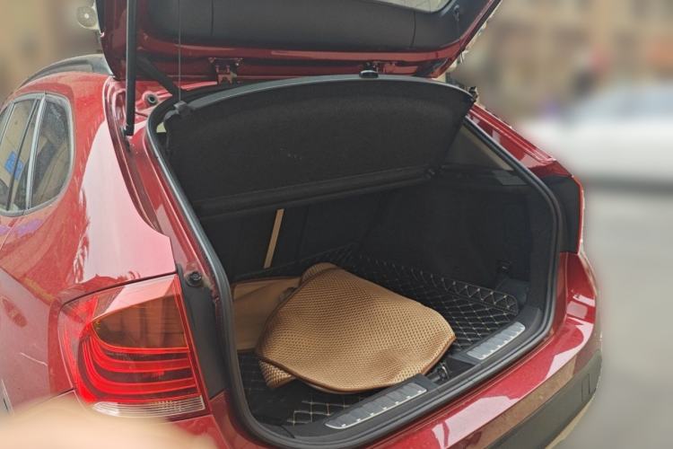 Used BMW X1 2015 sDrive18i Leading Edition Trunk