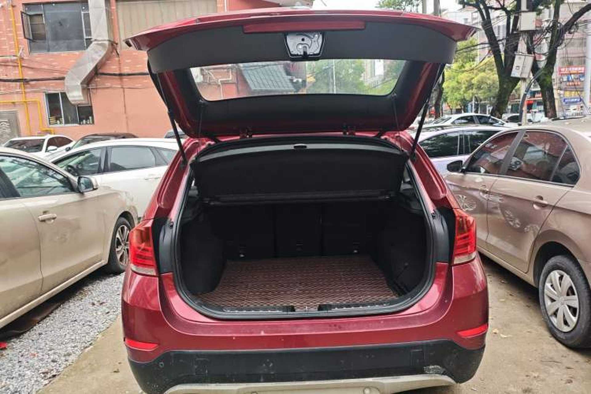 Used BMW X1 2015 sDrive18i Fashion Upgrade Edition Trunk