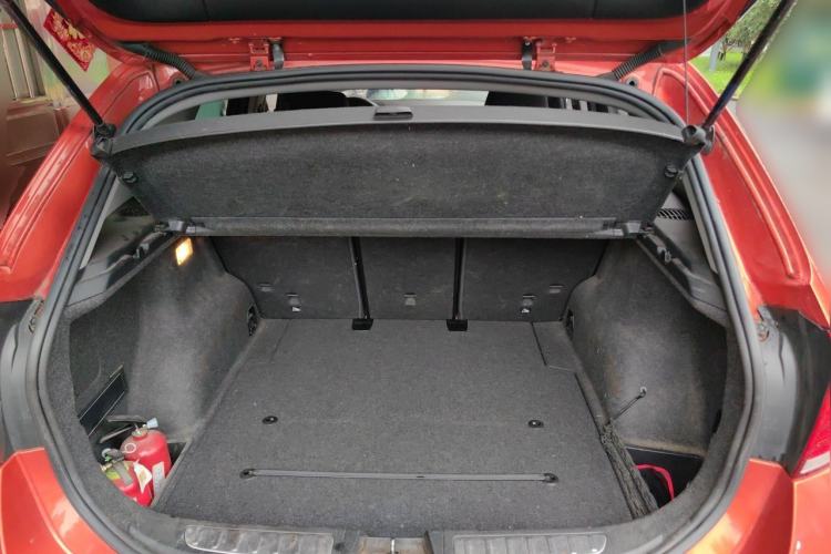 Used BMW X1 2015 sDrive18i Fashion Upgrade Edition Trunk
