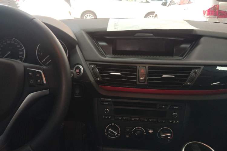Used BMW X1 2015 sDrive18i Fashion Upgrade Edition Audio And AC Panel