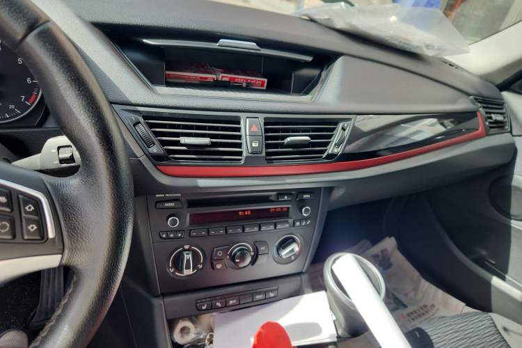 Used BMW X1 2015 sDrive18i Fashion Upgrade Edition Audio And AC Panel