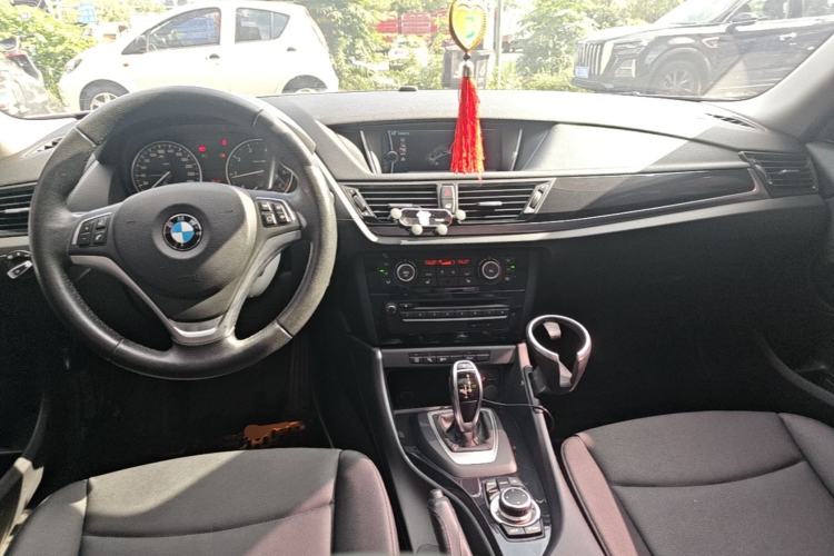 Used BMW X1 2015 sDrive18i Leading Edition Center Console
