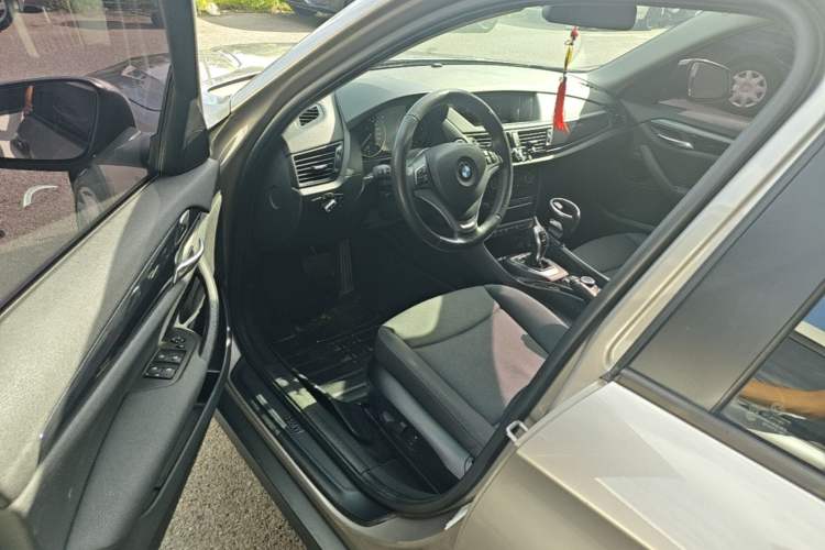 Used BMW X1 2015 sDrive18i Leading Edition Driver Seat