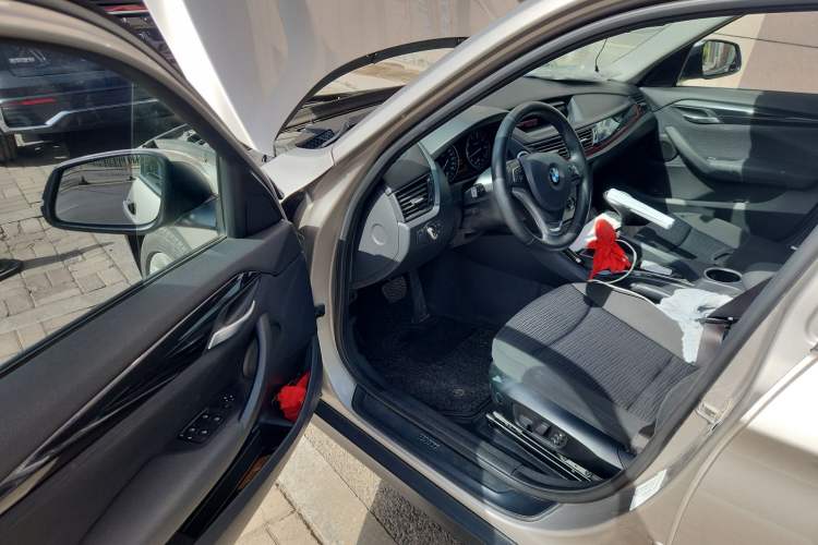 Used BMW X1 2015 sDrive18i Fashion Upgrade Edition Driver Seat