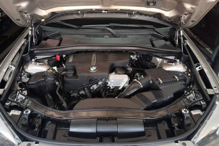 Used BMW X1 2015 sDrive18i Fashion Upgrade Edition Engine Bay