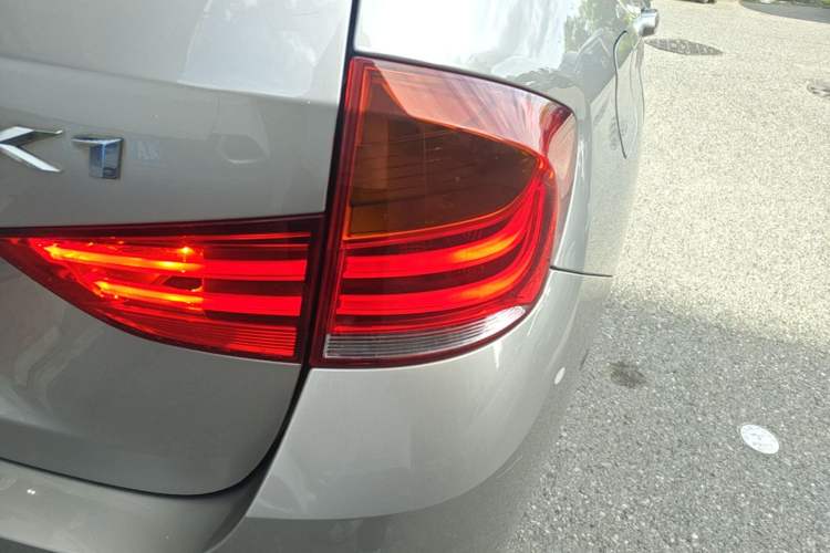 Used BMW X1 2015 sDrive18i Leading Edition Exterior 3