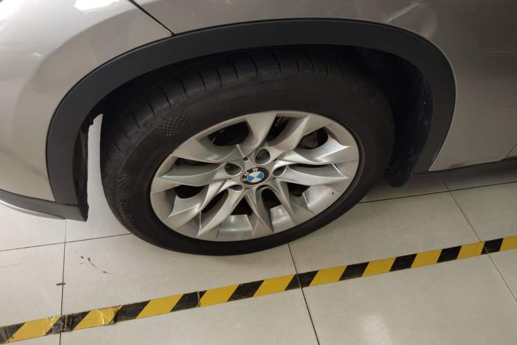 Used BMW X1 2015 sDrive18i Fashion Upgrade Edition Left Front Wheel Hub