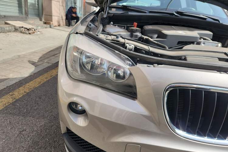 Used BMW X1 2015 sDrive18i Fashion Upgrade Edition Right Front Headlight