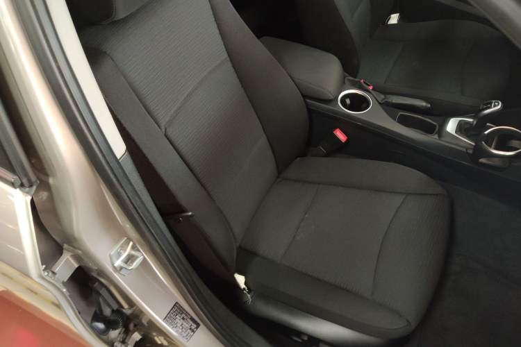 Used BMW X1 2015 sDrive18i Fashion Upgrade Edition Right Front Seat