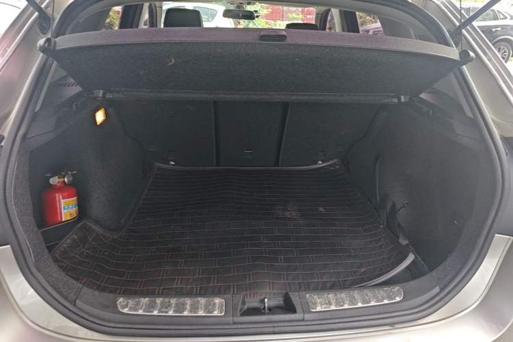 Used BMW X1 2015 sDrive18i Leading Edition Trunk