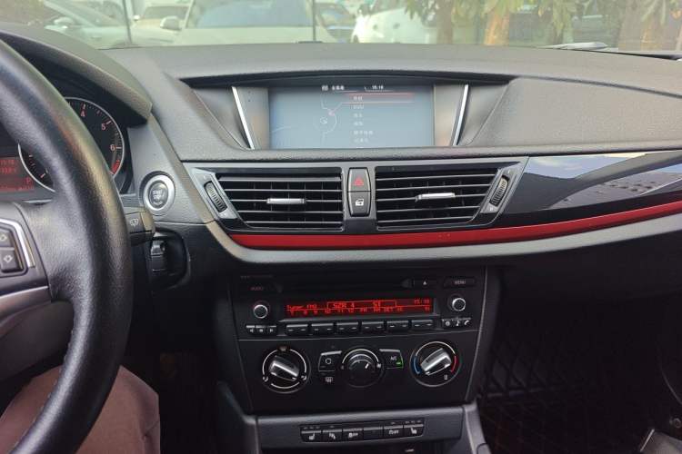 Used BMW X1 2015 sDrive18i Fashion Upgrade Edition Audio And AC Panel