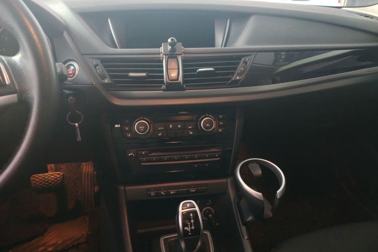 Used BMW X1 2015 sDrive18i Leading Edition Audio And AC Panel