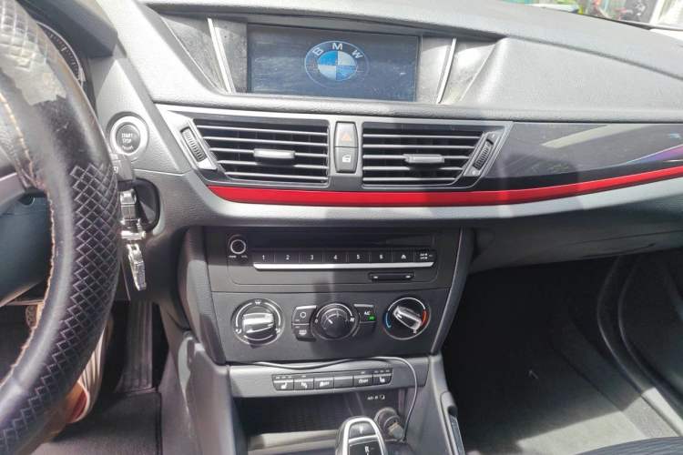 Used BMW X1 2015 sDrive18i Fashion Upgrade Edition Audio And AC Panel
