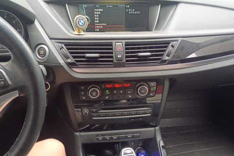 Used BMW X1 2015 sDrive18i Leading Edition Audio And AC Panel