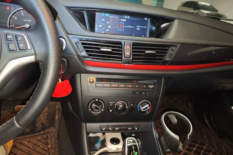 Used BMW X1 2015 sDrive18i Fashion Upgrade Edition Audio And AC Panel