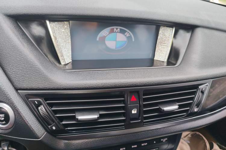 Used BMW X1 2015 sDrive18i Fashion Upgrade Edition Audio And AC Panel