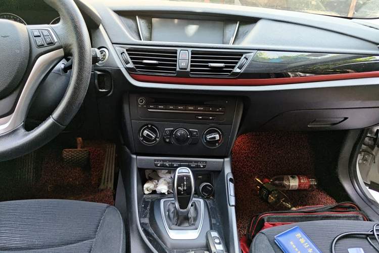 Used BMW X1 2015 sDrive18i Fashion Upgrade Edition Audio And AC Panel