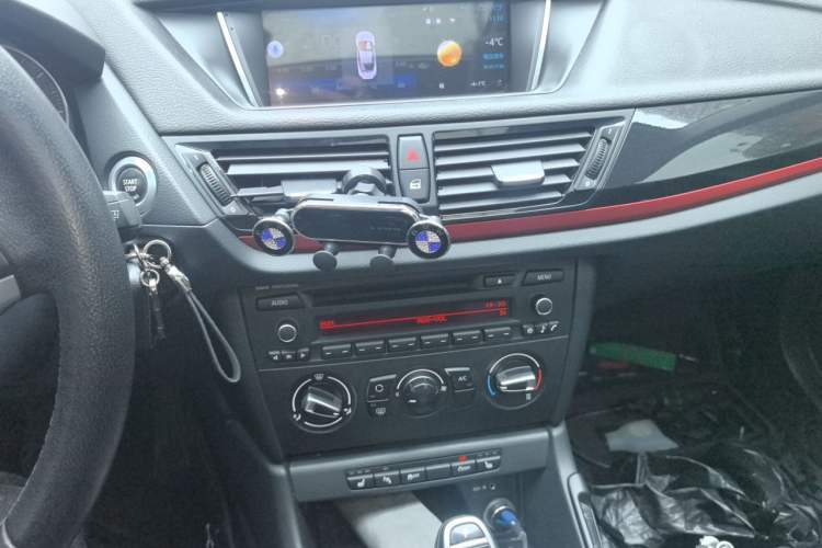 Used BMW X1 2015 sDrive18i Fashion Upgrade Edition Audio And AC Panel