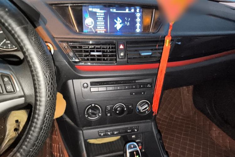 Used BMW X1 2015 sDrive18i Fashion Upgrade Edition Audio And AC Panel