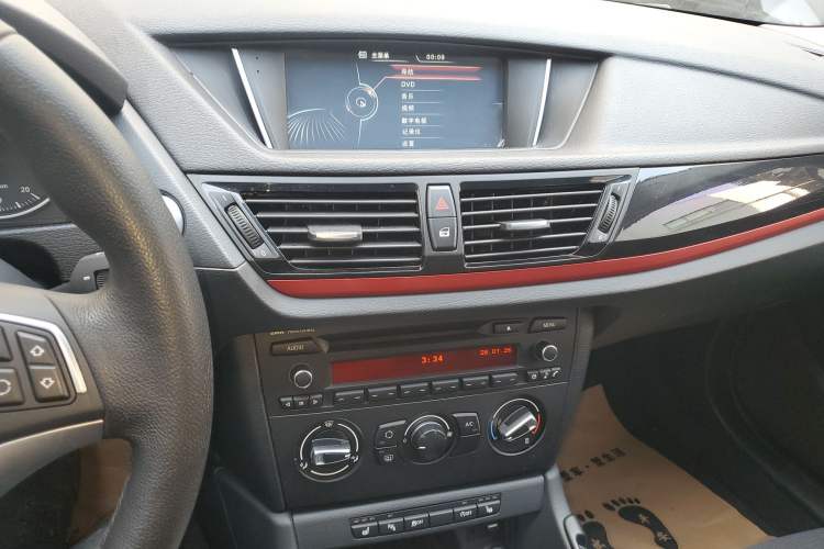 Used BMW X1 2015 sDrive18i Fashion Upgrade Edition Audio And AC Panel
