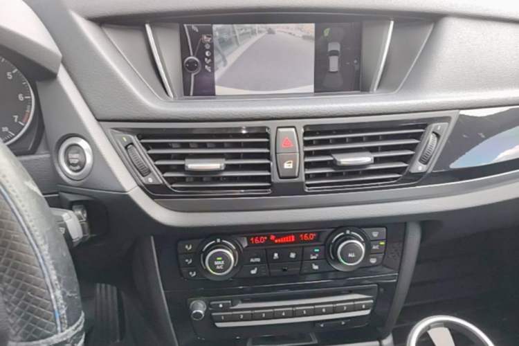 Used BMW X1 2015 sDrive18i Leading Edition Audio And AC Panel