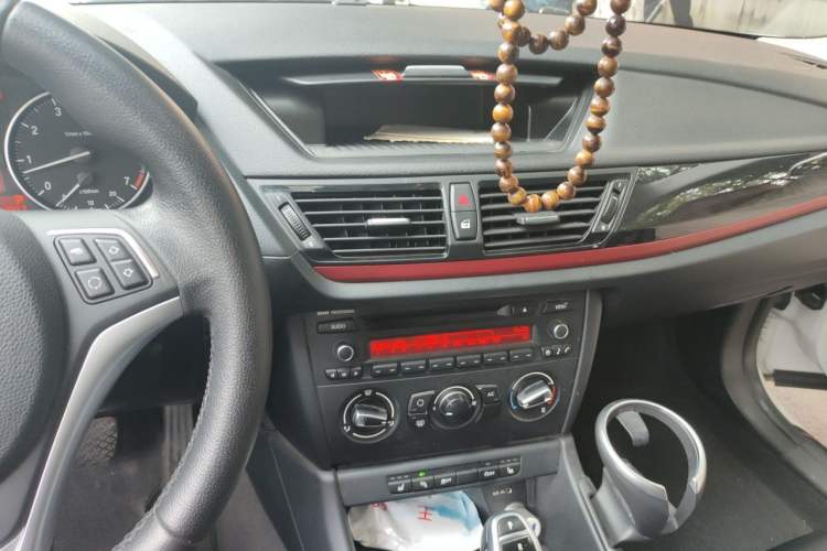 Used BMW X1 2015 sDrive18i Fashion Upgrade Edition Audio And AC Panel