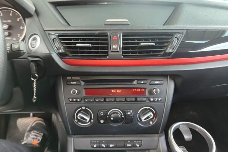 Used BMW X1 2015 sDrive18i Fashion Upgrade Edition Audio And AC Panel