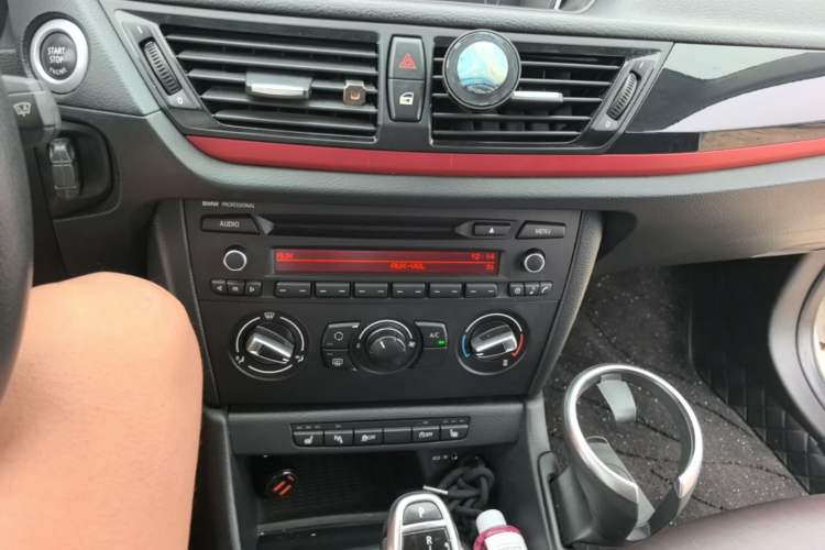 Used BMW X1 2015 sDrive18i Fashion Upgrade Edition Audio And AC Panel