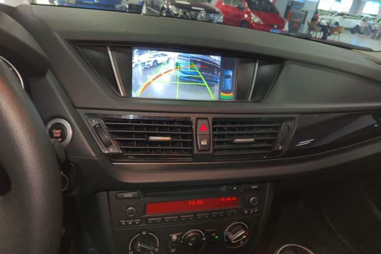 Used BMW X1 2015 sDrive18i Fashion Upgrade Edition Audio And AC Panel