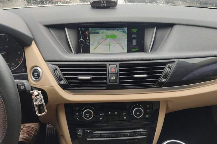 Used BMW X1 2015 sDrive18i Leading Edition Audio And AC Panel