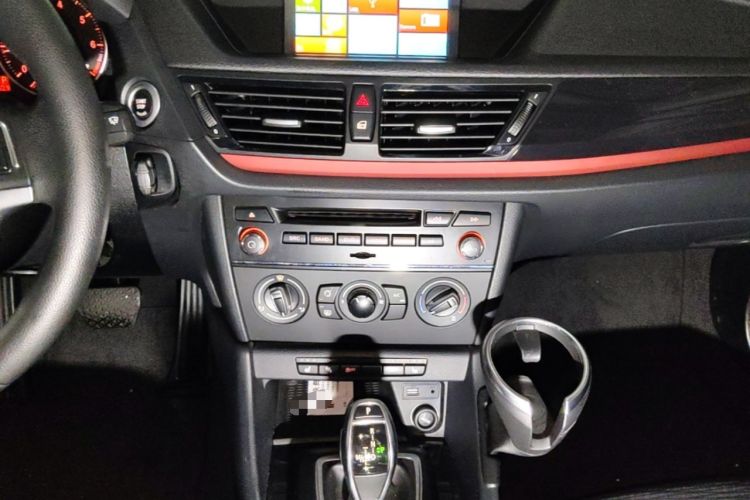 Used BMW X1 2015 sDrive18i Fashion Upgrade Edition Audio And AC Panel