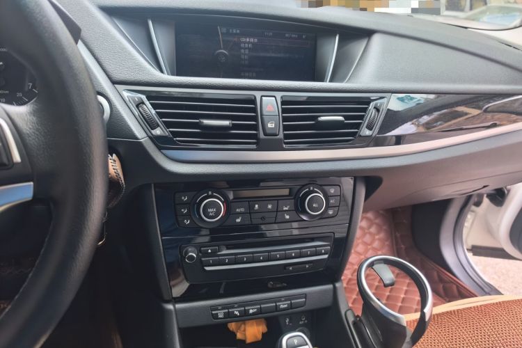 Used BMW X1 2015 sDrive18i Leading Edition Audio And AC Panel