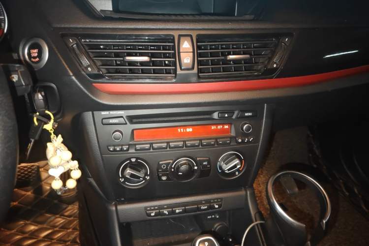 Used BMW X1 2015 sDrive18i Fashion Upgrade Edition Audio And AC Panel