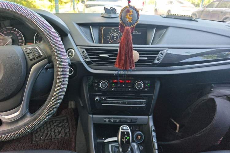 Used BMW X1 2015 sDrive18i Leading Edition Audio And AC Panel