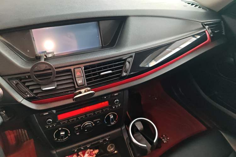 Used BMW X1 2015 sDrive18i Fashion Upgrade Edition Audio And AC Panel