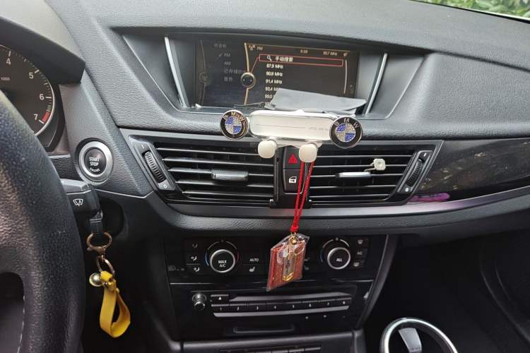 Used BMW X1 2015 sDrive18i Leading Edition Audio And AC Panel